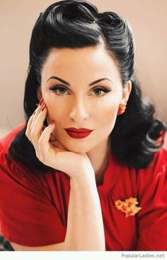 Stile Pin Up, Cabelo Pin Up, Mode Rockabilly, 1950s Hairstyles, 50s Hairstyles, 1940s Hairstyles, Rockabilly Hair, Smink Inspiration, Pin Up Hair