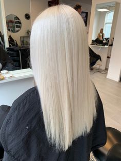 Bleach Blonde Hair Platinum, Creamy White Blonde Hair, Platnomblonde Hair, Platinum Blonde Hair White, Platinum Ice Blonde Hair, Icy White Blonde Hair, Ice White Hair, Icy Platinum Blonde Hair