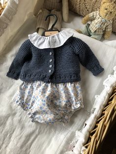 Cottage Core Baby Clothes, Cottagecore Baby Clothes, Aesthetic Kids Clothes, Old Money Baby Outfits, Aesthetic Baby Clothes, Baby Clothes Aesthetic, Cottagecore Baby, Bebe Clothing, Classic Baby Clothes