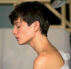 Extremely Short Haircuts For Women, Boyish Pixie Haircut, Enby Haircuts, Really Short Haircuts, Queer Hair, Cool Hairstyles For Girls, Amazing Hairstyles, Haircut Style