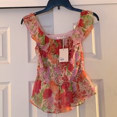 Adorable Pink/Orange Floral Peplum Off Shoulder Top! All Elastic Stretch With Ruffled Hemline! Top Is Fully Lined. Sweet Little Top For A Night Out! Brand Nwt. Cold Shoulder Crop Top, White Lace Crop Top, Plaid Crop Top, Babydoll Blouse, Embroidered Crop Tops, Cold Shoulder Lace, Off Shoulder Crop Top, Floral Peplum, Off Shoulder Top