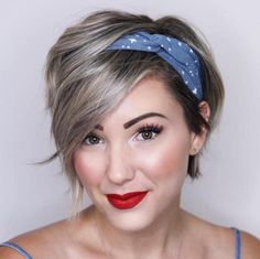 Pixie Bob With Elastic Headband Comfy Hairstyles, Headbands Hairstyles Short, Short Hair Accessories, Haircuts Women, Bandana Hair, Long Pixie, Easy Summer Hairstyles, Bandana Hairstyles