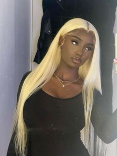 Dark Skin Blonde Hair, Haircut 2023, Haircut 2024, Layered Cut, Blonde Wig, Blonde Hair, Short Hair, At Home, Blonde