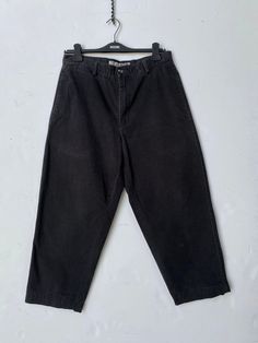 ITEM DESCRIPTION Early 90s Vintage Guess Black denim raver pants. Baggy and tight hem shape. Made in USA. Brand : Vintage - Guess  Tag Size : 34 x 34 Color : Black MEASUREMENTS (Measured in inches on a flat surface) Waist (not Flat surface) : 34 Length : 34 Inseams : 23 "a lil bit faded, as is condition" Pants Baggy, Early 90s, Flat Surface, 90s Vintage, Black Denim, Made In Usa, Gender Neutral, Tights, Adult Outfits