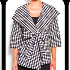 Brand New Boutique Item. Perfect For Transitioning Into Fall. Heavy Knit And Stretchy. Front Tie. *V Houndstooth Coat, Southern Ladies, Houndstooth Jacket, Hot Kiss, Wrap Jacket, White Houndstooth, Wrap Cardigan, Junior Outfits, Boutique Clothing