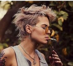 Short Hair Inspiration, Trendy Short Hairstyles, Rocker Hair, Amazing Hairstyles, Messy Short Hair, Short Hair Undercut, Edgy Short Hair, Punk Hair