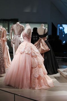 Christian Dior at the ROM Couture Dior, Mode Inspiration, Beautiful Gowns