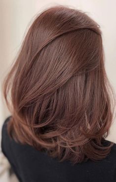 Not So Short Haircuts, Hair Color Ideas For Medium Hair, Brown Short Hair Colors, Rose Tea Brown Hair Color, Medium Light Brown Hair Color Ideas, Hair Color Ideas For Round Faces, Rose Tea Brown Hair, Short Hair Color Brown, Hair Coffee Color