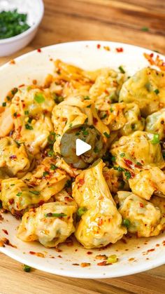 Christian Ou on Instagram: "Comment WONTON for the full recipe. Shrimp and chive wontons combine the sweetness of shrimp with the freshness of chives, all wrapped in wonton wrappers and served with delicious chili oil. These wontons are perfect for appetizers, snacks, or light meals! Follow this recipe and you can create a restaurant-quality dish right in your own kitchen." Wonton Shrimp Appetizers, Shrimp Wanton, Seafood Wontons, Won Ton Wrapper Recipes, Chicken And Shrimp Wontons, Prawn Wontons, Wonton Recipes