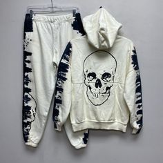 Spirit Jersey Mens Womens Skeleton/Skull Hoodie And Sweatpants Joggers Small New * Measurements: Please See Photos For All Measurements And Note Sometimes The Measurements I Take May Differ Slightly From The Measurements On The Brand Tag. This Is Due To The Way I Measure Versus The Manufacturer. Please Compare Something You Own That Fits The Way You Love To The Measurements Listed To Confirm Fit Prior To Purchasing. * I Try Hard To Take Photographs That Accurately Reflects The Item's Color, Desc Cotton Tracksuit For Fall Streetwear, Cotton Tracksuit For Streetwear In Fall, Hooded Graphic Print Tracksuit For Streetwear, Winter Tracksuit With Graphic Print For Streetwear, Winter Cotton Tracksuit With Graphic Print, Winter Graphic Print Tracksuit For Streetwear, Winter Cotton Graphic Print Tracksuit, Casual Cotton Hoodie With Skull Print, White Casual Hoodie With Skull Print