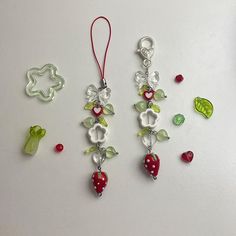 Chinese New Year Jewelry, Necklace Packaging Ideas, Strawberry Keychain, Keychain Phone, Necklace Packaging, Beads Bracelet Design