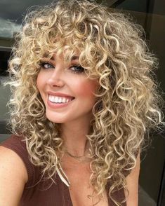 Curly Shag, Natural Curly Hair, Wolf Cut, Curly Hair Cuts, Curly Girl, Cortes De Cabello, Curly Hairstyles