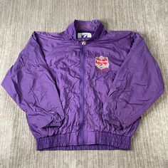 Vintage 90s Logo 7 Totino's Rose Bowl Tailgate Party College Football Sportswear Purple Zip Up Light Jacket Large Mens *W6 Condition:  Fair Used Condition  = Ripping On The Neck Due To Age And Wear  Measurements: Please see photos above for all measurements IF YOU BUY TWO OR MORE ITEMS USE THE CODE BUNDLE @ CHECK TO SAVE 20% WE SHIP WITHIN 24 HOURS AFTER PURCHASE! Please be aware that we do not offer free returns!! The Buyer is responsible for the cost of the return label. Follow us on TikTok & Instagram @findsnostalgic and tag us in your finds 90s Style Long Sleeve Outerwear For Sports Events, 90s Style Purple Sports Outerwear, Party College, 90s Logo, 90s Logos, College Jackets, College Parties, Tailgate Party, Rose Bowl