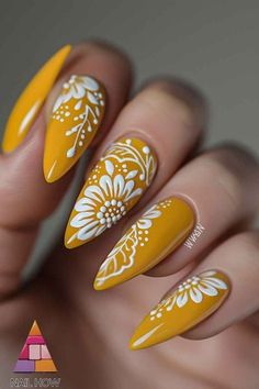 Design On Yellow Nails, Sunflower Inspired Nails, Fall Yellow Nails Acrylic, Nail Art Themes Ideas, Yellow Fall Nail Ideas, Indian Nail Art Designs, Graphic Art Nails, Marigold Nail Art