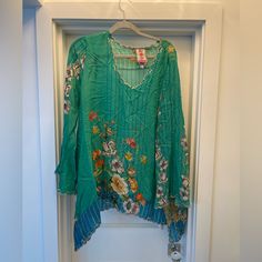 Johnny Was Green Floral Flows Top Size L. Worn Once. Excellent Condition. Green Top, Green Tops, Johnny Was, Womens Tops, Floral, Green, Women Shopping, Color