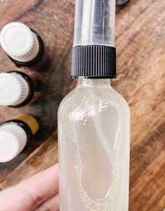 Diy Pet Odor Eliminator Spray, Dog Odor Spray, Dog Deodorizer Spray, Animal Perfume, Dog Deodorizer, Deodorizer Spray, Diy Dog Shampoo, Room Spray Recipe, Dog Perfume