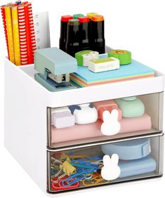 Desk Organization Aesthetic, Study Desk Organization, Desk Paper Organizer, Small Desk Organization, Getting Rid Of Clutter, Home White, Office Desktop, Small Desk