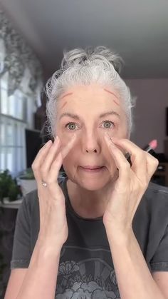 ONE LIPSTICK DOES IT ALL! Quick and easy look for mature women! #makeuptutorial #maturewomen Makeup For 50 Year Old Women, Makeup For 60 Year Old Women, Makeup For 50 Year Old, Makeup For 60 Year Old, Old Lady Makeup, Eye Enlarging Makeup, Old Age Makeup, 60 Year Old Woman, Makeup Over 50