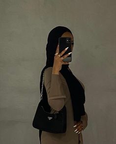 Khaleeji Girl Aesthetic, Black Hijabi Girl, Khaleeji Abaya, Mode Turban, Muslim Fashion Hijab Outfits