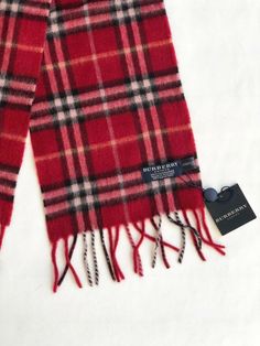 Mini Muffler  Classic Burberry Check in red 100% Cashmere  Dimensions are 127 x 20 cm / 50 x 8 inch (+ tassel 2.5 inch each side) Classic Red Scarves For Winter, Wool Scarf Outfit, Plaid Scarf Outfit, Red Wool Scarves For Winter, Butberry Scarf, English Hunting, Burberry Vintage Scarf, Red Wool Winter Scarves, Luxury Designer Plaid Scarves