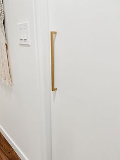 door handle Modern Pocket Doors Closet, Pocket Door With Handle, Pocket Door Hardware Bathroom, Pocket Door Handles Ideas, Pocket Door Handle, Pocket Door Bathroom, Modern Pocket Doors, Pocket Doors Bathroom, Pocket Door Handles