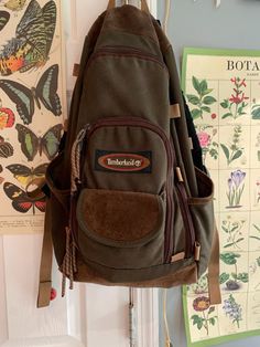 Cute vintage backpack you need, comfy, roomy, and super asthetic #timberland #granola #outdoors Granola Girl Accessories, Indie Backpack, Granola Aesthetic, Timberland (men), Brown Timberlands, Hippie Backpack, Vintage Outdoor, Girl Accessories, Autumn Fits