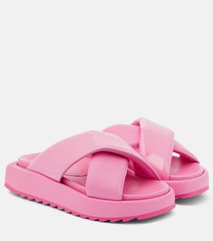 Gia Borghini, Leather Platform Sandals, Aesthetic Shoes, Summer Fashion Trends, Leather Slides, High End Fashion, Shoe Style, Pink Leather, Comfortable Outfits