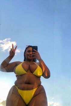 Body Positive Photography, Plus Size Baddie, Plus Size Baddie Outfits, Earthy Outfits, Va Va Voom, Body Inspiration, Plus Size Swimsuits, Curvy Girl Outfits, New Classic