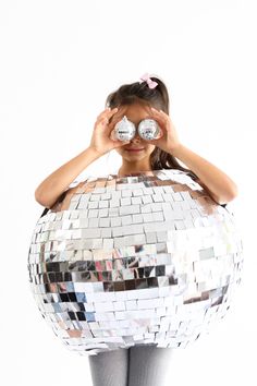 Disco Ball Costume Disco Ball Costume, Diy Halloween Costume Ideas, Ball Costume, Easy Diy Costumes, Baby Kostüm, Rock Star Party, Studio Diy, Diy Halloween Costume, A Beautiful Mess