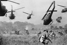 Vietnam: The Real War – in pictures | Art and design | The Guardian Army Green Beret, Granite City, Green Beret, Men Running, Military Helicopter, Powerful Images, Army Soldier, Military Men, 8x10 Photo