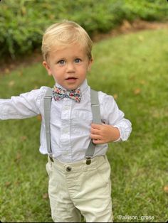 Floral Bow Tie & Gray SuspendersYour special guy will look so handsome when he shows up wearing this charming floral bow tie and grey suspenders! This set is a great choice for family photos, wedding, ring bearer outfit, birthday celebration or any other special occasion. ❤**Please Specify**Bow Tie Only (w/ Clip or Neck Strap), Suspenders Only, or Bow Tie Only & Susp (Bow Tie and Suspenders)SUSPENDERS- One Pair of our Quality SuspendersBOW TIE - One Bow Tie on White Adjustable STRAP or Alligator Bow Tie And Suspenders Wedding, Family Photos Wedding, Wedding Ring Bearer Outfit, Suspenders Outfit, Bridal Parties Colors, Grey Suspenders, Tie And Suspenders, Wedding Ring Bearer, Suspenders Wedding