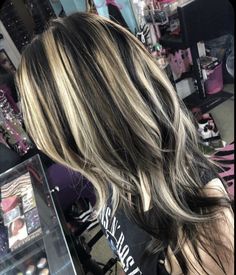 Skunk Hair, Hair Color Streaks, Hair Streaks, Dyed Hair Inspiration, Pretty Hair Color, Hair Stylies, Dye My Hair, Hair Dye Colors, Hair Inspiration Color