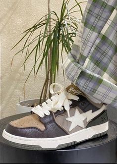 A Bathing Ape Bape SK8 STA Low Brown Ivory Bape Star, Off White Trainers, Bapesta Shoes, Bape Shoes, Bape Sneakers