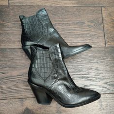 Rebecca Minkoff Crocodile Chelsea Boots Used In Great Condition See Pictures For Scuff On Back On Heel Size 6 Black Leather Heels With Crocodile Pattern, Chic Black Heels With Crocodile Pattern, Chic Black Crocodile Pattern Heels, Black Crocodile Pattern High Heels, Rebecca Minkoff, Chelsea Boots, Bootie Boots, Chelsea, Ankle Boots