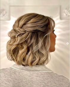 Mother Of The Bride Hair Short, Mother Of The Groom Hairstyles, Short Bridal Hair, Bridal Hairstylist, A Lot Of Hair, Wedding Hair Half, Wedding Hairstyles Medium Length, Mother Of The Bride Hair, Hairdo Wedding