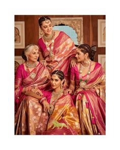 House Warming Photoshoot Indian, Saree Group Poses, Indian Family Photoshoot, Fashion Photoshoot Inspiration, Wedding Group Photos, Sisters Photoshoot Poses, Bridesmaid Photoshoot, Indian Wedding Poses, Sister Poses