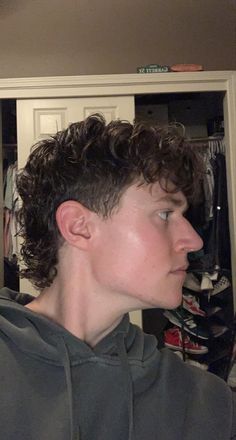 Men Curly Mullet Haircut, Male Mullet Aesthetic, Soft Curly Mullet Men, Modern Mullet Wavy Hair Men, Mens Curly Mullet Modern Haircuts, Mens Curly Hair Mullet, Indie Mullet Men, Man Mullet Curly, Mullet Men Aesthetic