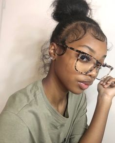 Big Puff Ball Hairstyle, Messy Bun Black Women Natural Hair, Slik Ponytail Styles Natural Hair, Easy Natural Hair Styles For Black Women, Flatiron Hairstyles, Hairstyles For Short Straight Hair Black, Cute Natural Hairstyles 4c, New Hairstyle 2023, 2023 Haircut Trends