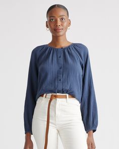 A polished take on boho style, our 100% Organic Cotton Gauze Peasant Blouse is a warm-weather must. Made from incredibly soft and breathable organic cotton, this lightweight gauze blouse keeps you cool and comfortable throughout the day. With its chic boatneck and billowy sleeves, this effortless style is the wardrobe upgrade you've been looking for. Quince Blue, Silk Pajamas Shorts, Silk Pajama Pants, Gauze Blouse, Silk Tee, Cashmere Wrap, Chic Blouses, Peasant Blouse, Long Blouse