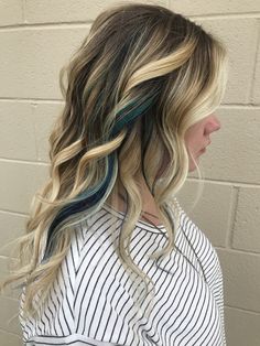 Blue Lowlights In Blonde Hair, Blue Roots Blonde Hair, Blue Streaks In Blonde Hair, Beverly Core, Warm Blonde Balayage, Blonde And Blue Hair, Blonde With Dark, Brunette With Blonde Highlights, Blonde Foils