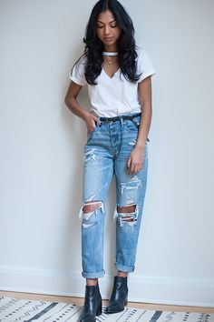 How To Wear Non-Stretch Denim The Vintage Hi-Rise Jean Crop Top Outfit, New Crop Top, Jeans And Converse, Top Outfit, Fresh Summer, Crop Top Outfits, Cute Summer Outfits, American Eagle Jeans, Summer Trends