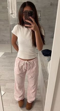 Cute Fits For School, Smink Inspiration, Trendy Outfits For Teens, Outfit Inspo Casual, Cute Lazy Day Outfits, Stockholm Fashion, Cute Comfy Outfits, Simple Trendy Outfits, Cute Everyday Outfits