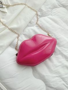 Hot Pink Lips, Chic Crossbody Bag, Lip Shapes, Novelty Bags, Lip Designs, Crossbody Bag Women, Chain Crossbody Bag, Black Chain, Shoulder Messenger Bag