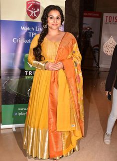 Vidya Balan at TOISA 2017 : Vidya is one of those people who can pull of bright Indianwear effortlessly but this Gaurang suit is way too overwhelming and despite her best efforts, this look failed t work for me. Neck up, she looked great though. Fashion Movies, Plus Size Patterns, Vidya Balan, Guru Nanak, Broad Shoulders, Celebrity Style Red Carpet, Anarkali Suits