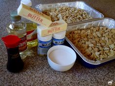 the ingredients to make an oatmeal bar are sitting on the counter top