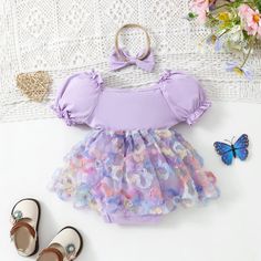 Keep your little one cool and stylish in our LAVENDER Romper Dress with Headband. This adorable outfit features puff sleeves and comes with an included headband for a complete look. Perfect for summer and for your baby girl to rock the cutest fashion. Lavender Romper, Toddler Summer Outfits, Flower Romper, Infant Baby Girl, Headband Outfit, Dress Bow, Bodysuit Dress, Romper Dress