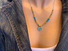 Handmade of nylon thread, 24k old gold plated zamak, howlite and crystal beads. Adjustable length. Colorful Necklace, Necklace Colorful, Pendant Necklace Gold, Necklace Turquoise, Colourful Necklace, Necklace Dainty, Boho Necklace, Necklace Gold, Necklace Pendant