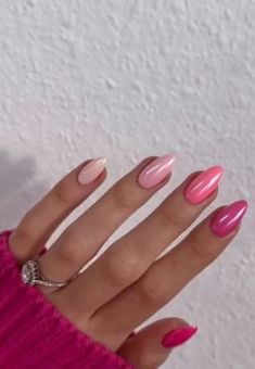 Shine bright this summer with our collection of Pink Chrome Nails for 2024! Strawberry Chrome Nails, Pink Chrome Nail, Chrome Art, Pink Chrome Nails, Latest Nail Trends, Chrome Nail