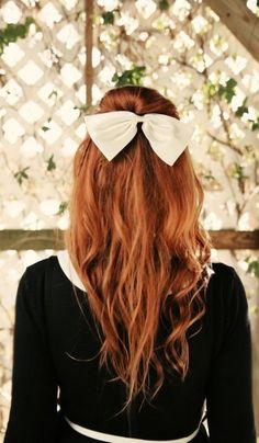 bows Hairstyles With Bows, Holiday Hair Tutorial, Long Red Hair, Holiday Hairstyles, Fancy Hairstyles, Half Up Half Down Hair, Half Up Hair, Long Red