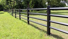 Square Tubular Fencing Steel Post Fence, Texas Fence Ideas, Square Tubing Fence, Pipe Fence Entrance, Pipe Fence Ideas, Steel Fence Design, Property Fencing, Landscaping Entryway, Cattle Fencing